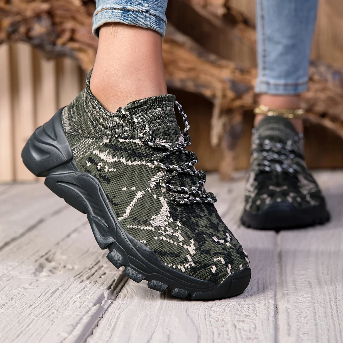 Men's Camouflage Green Sports Shoes Hiking Street Style, Slip Outsole and Mesh Upper Series Urban Fashion Fitness Shoes 2026