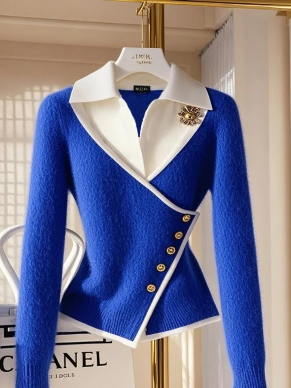 

Elegant Lazy High-End Knitted Sweater Women's Klein Blue Fake Two-Piece Sweater Commute Style Slim Fit Long Sleeve Winter Fas...