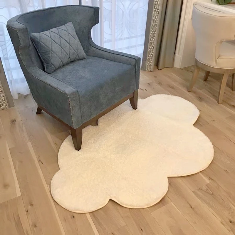 

Cloud Shaped Bedside Carpet Soft Plush Bedroom Rugs Non Slip Floor Mat for Living Room Nursery Baby Play Mat Home Decorative Rug