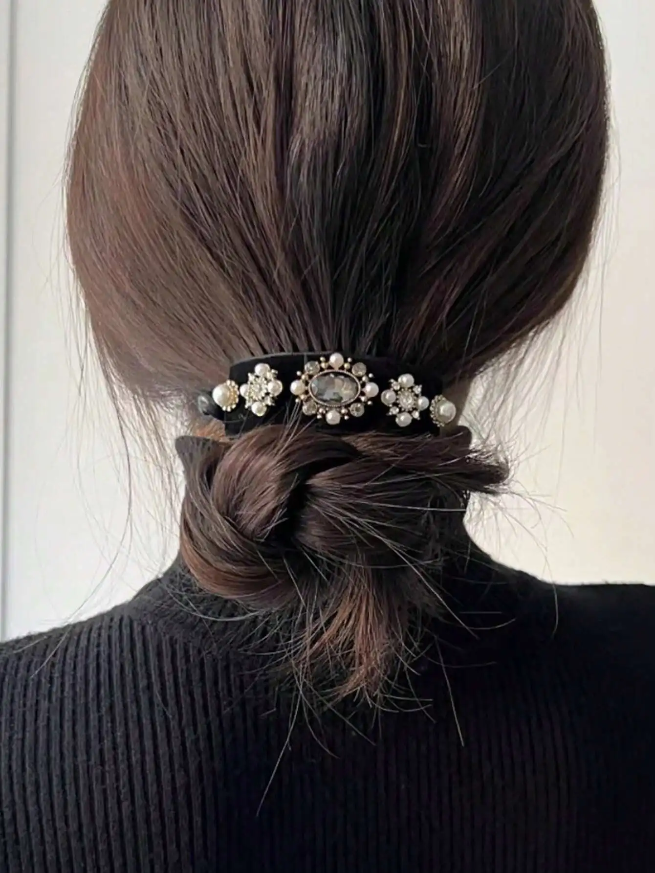 

Elegant 1pc Faux Pearl & Rhinestone Decor Banana Shaped Ponytail Hair Clip Bow,Hair Accessories,Hair Barrettes Hair Clips Claw Clips Hair Claws, School Stuff, Pearl Hair Accessories, Party, Head Accessories, Hairpin,Festival,Birthday