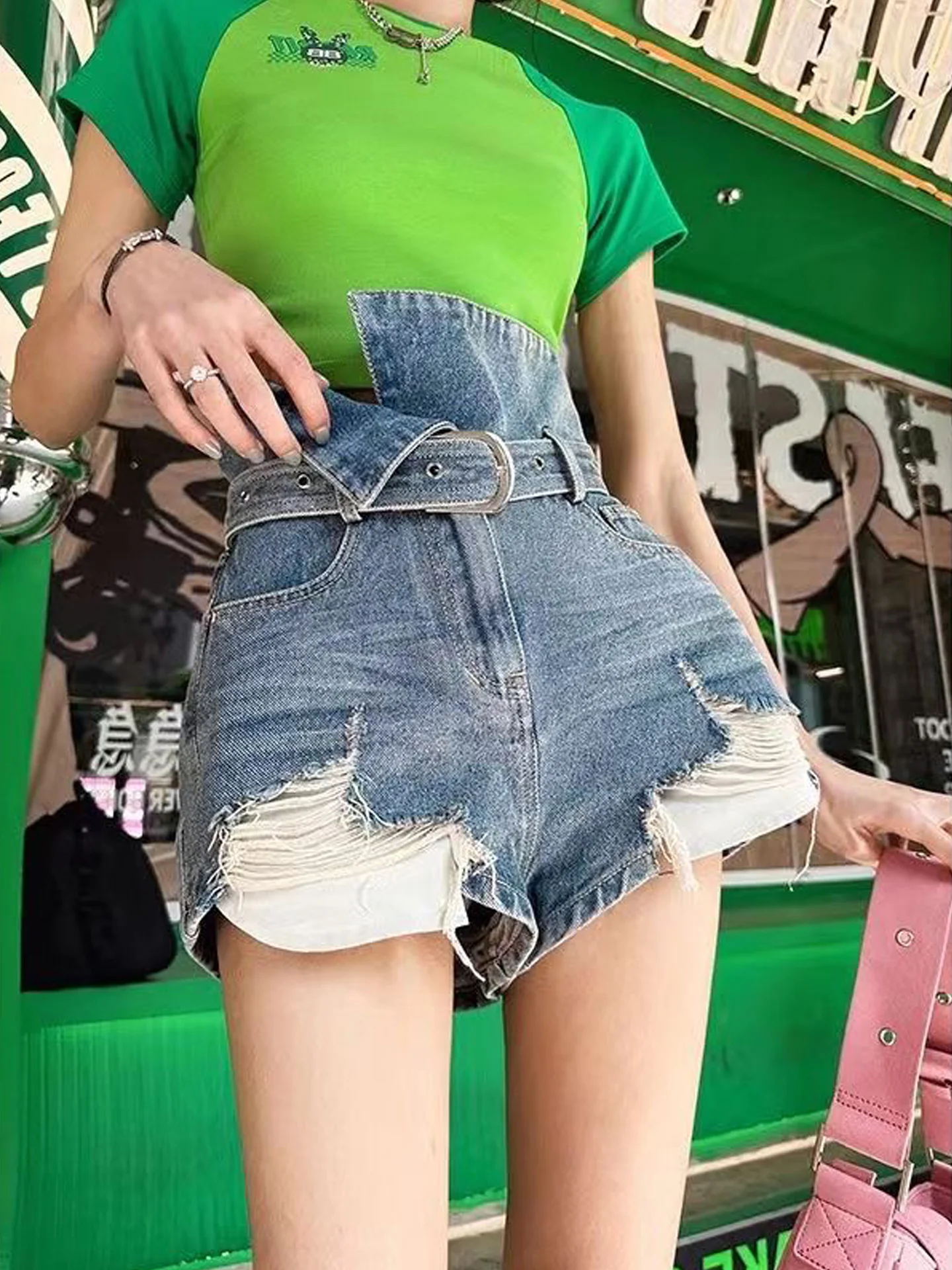 

American High Waist Washed Hole Belt Denim Shorts Women Summer New Straight Tube Spicy Versatile Design Sensation Hot Pants