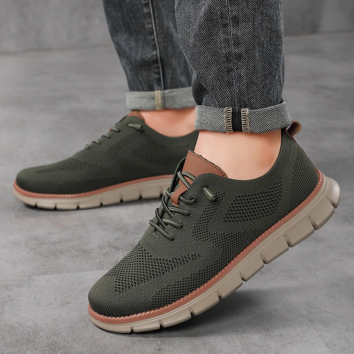 New lightweight lace-up casual men's shoes breathable fly-woven loafers large size