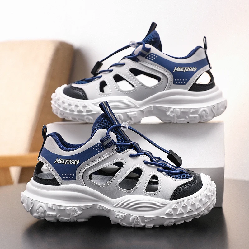 

A pair of breathable and cool summer-style children's shoes, with soft, comfortable and lightweight upper, MF-59
