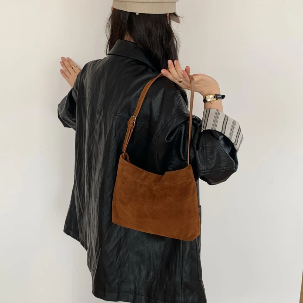 

First-layer Matte Cowhide Bucket Bag, Underarm Bag Tote Bag, Shoulder Small Bag, Women's Autumn and Winter Mobile Phone Bag