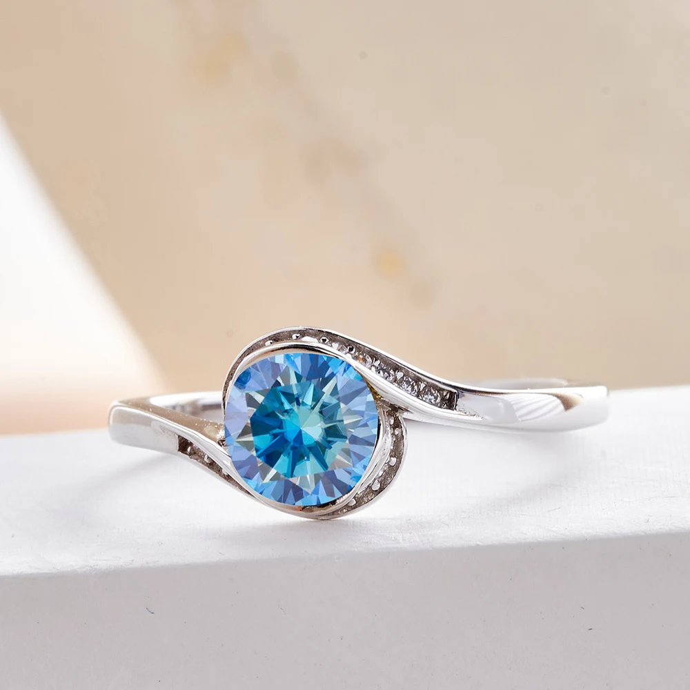 JoyceJelly 1CT Moissanit-Ring, 925er-Sterlingsilber-Schmuck für Damen, D-Farbe, VVS1, runder, im Labor hergestellter, glänzender Diamant-Ehering. – Detail 11