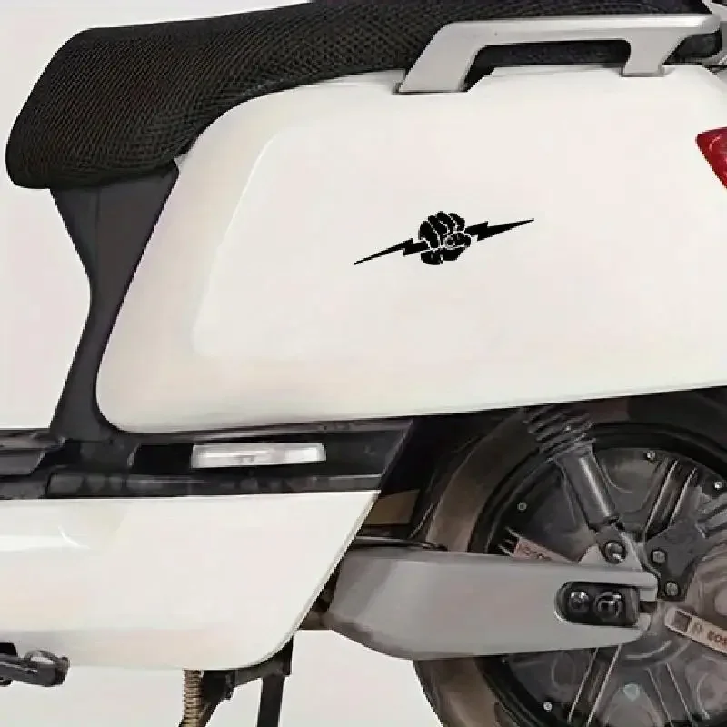 1 szt. Naklejka na samochód z motywem mocnej pięści błyskawicy, wyrazisty design, charakterystyczny dodatek samochodowy dla entuzjastów, odważny wystrój auta