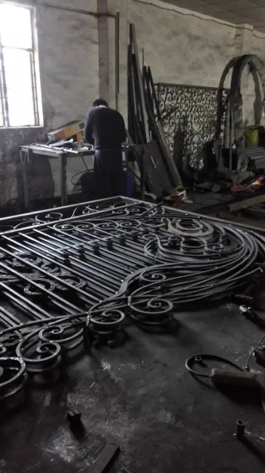 China Aluminium Metal Wrought Iron Gate Sliding Gates
