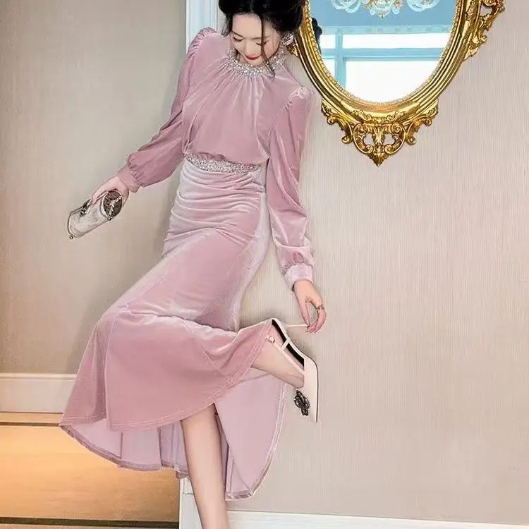 2025 Lente Herfst Vrouwen Stand Kraag Parels Kralen Hoge Taille Fluwelen Trompet Jurk, Vrouw Kleding Slanke Velours Zeemeermin Jurken