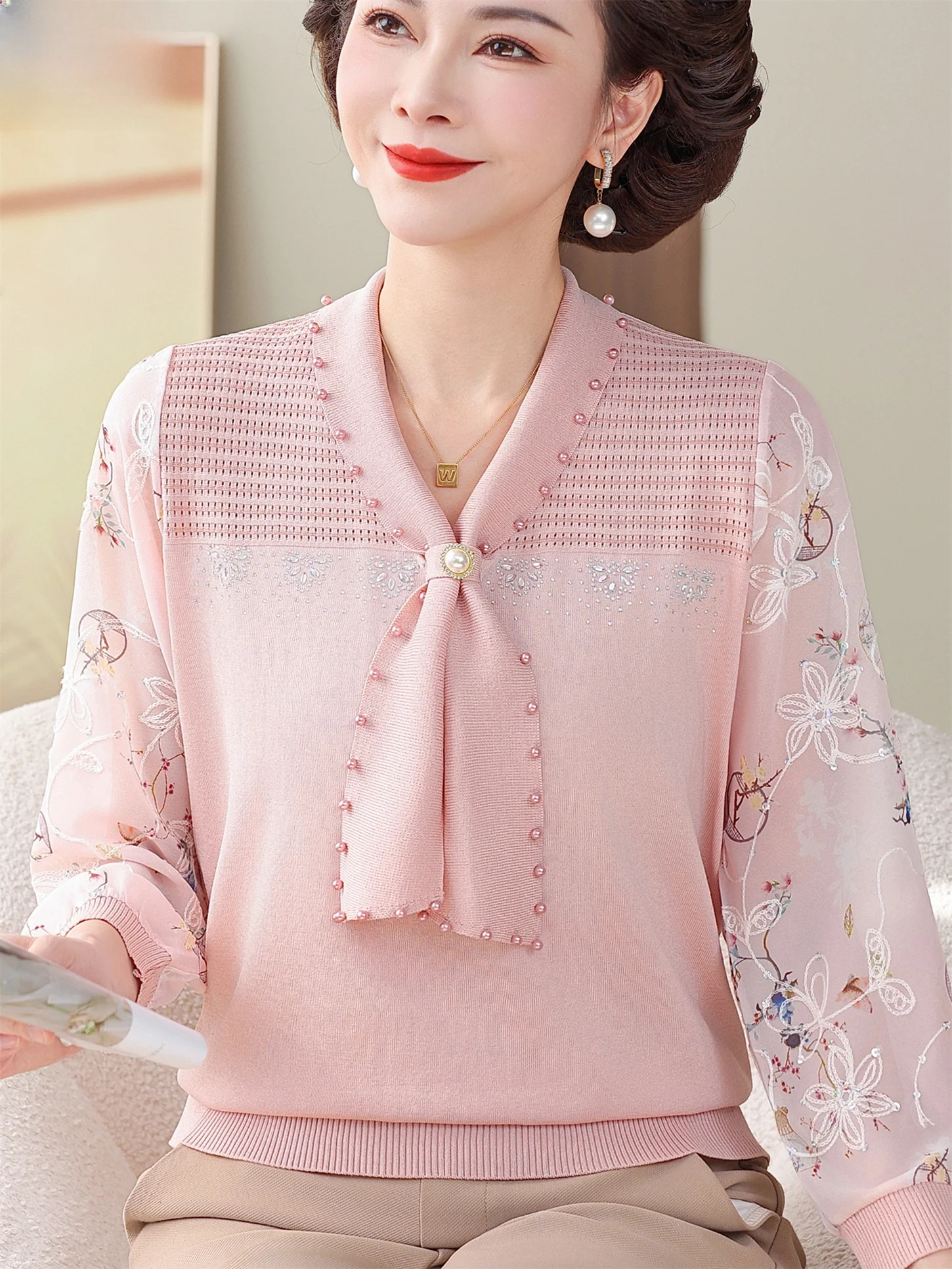 

Spring Fashion Knitted Sleeveless V-Neck T-Shirt for Women Lightweight Loose Fit Anti-Static Easy Care Senior Women's Top