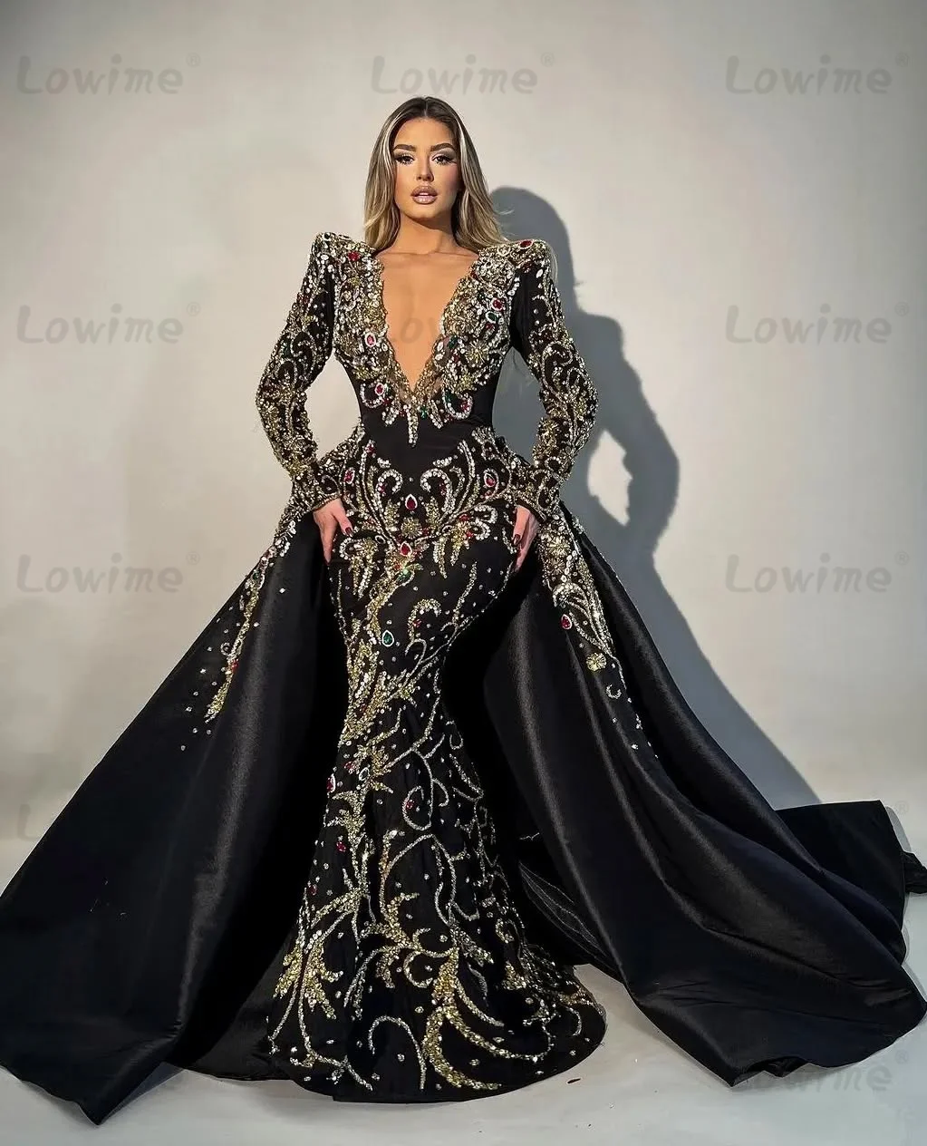 

Black Celebrity Dresses Deep V Neck Crystals Long Prom Dress Customized Arabic Evening Dress With Detachable Train Party Gowns