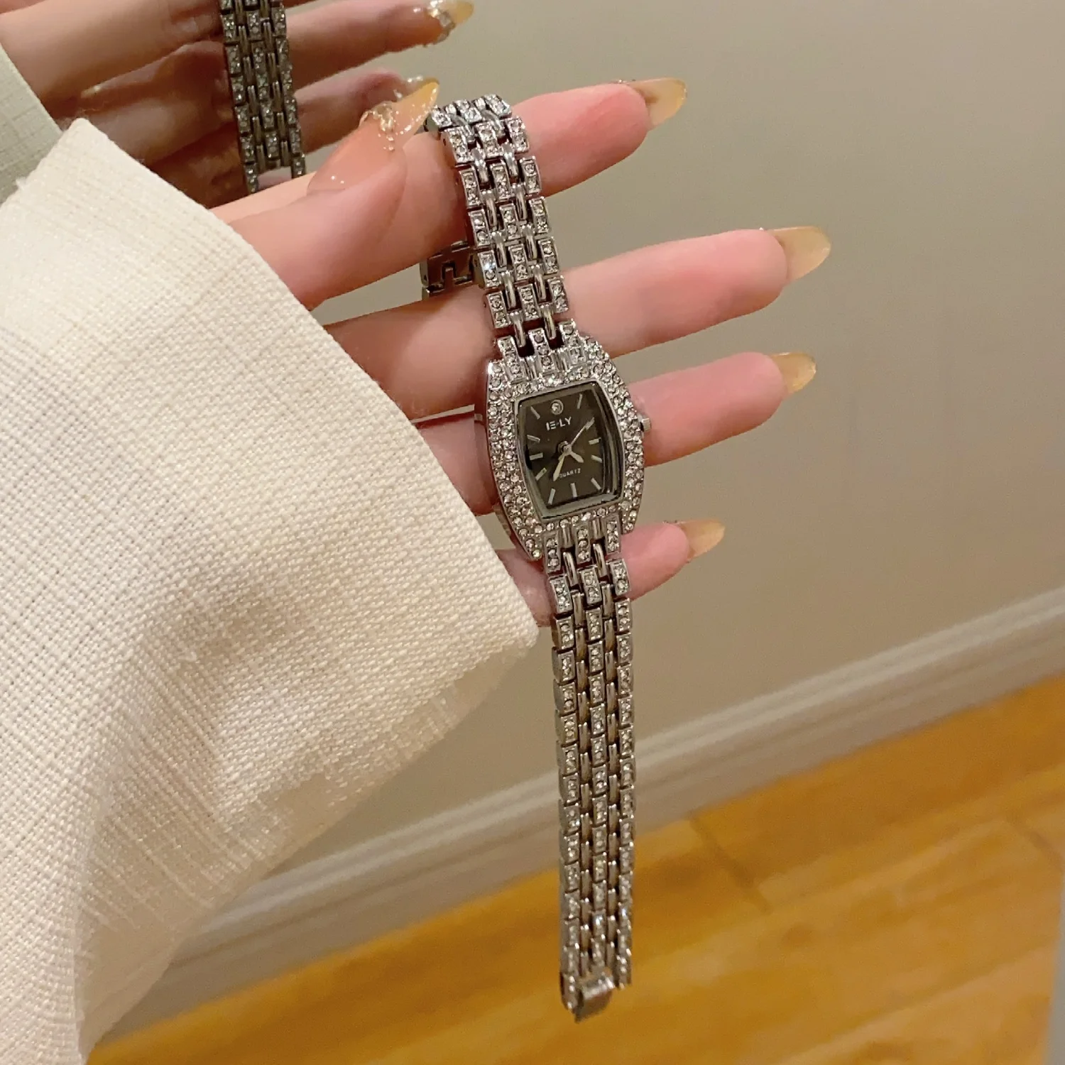 من المألوف كامل الماس كوارتز ساعة النساء السيدات حجر الراين ساحة الساعات سبائك الذهب سوار حزام ساعة اليد Reloj Mujer