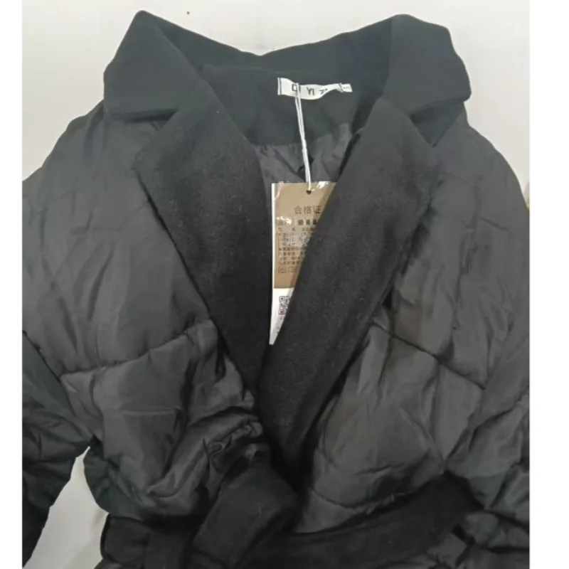 سترة قطنية عصرية جديدة لخريف وشتاء الراقية ذات ملمس جيد للغاية ورائحة صغيرة ملابس قطنية سوداء