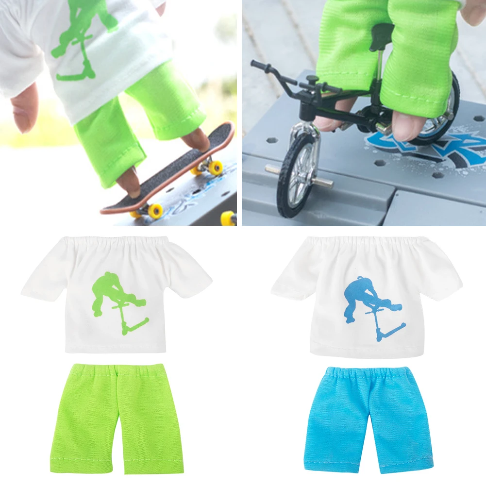 مجموعة ألعاب لوحة أصابع مصغرة لهدية أعياد الميلاد وألعاب الأطفال تتضمن السراويل والأحذية للعبة التنافسية للأطفال