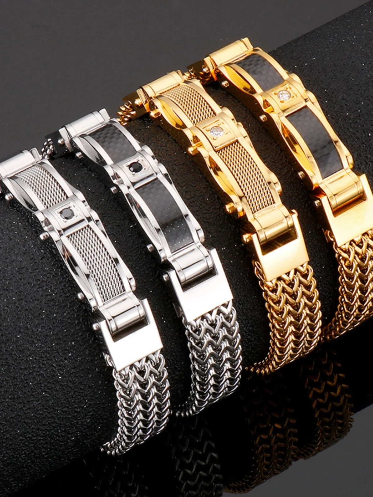 Faionable Titanium Steel Bracelet for Men Punk Ro Personali Curved Bae Motorcycle Sle Retro Creative Jewelry Accory