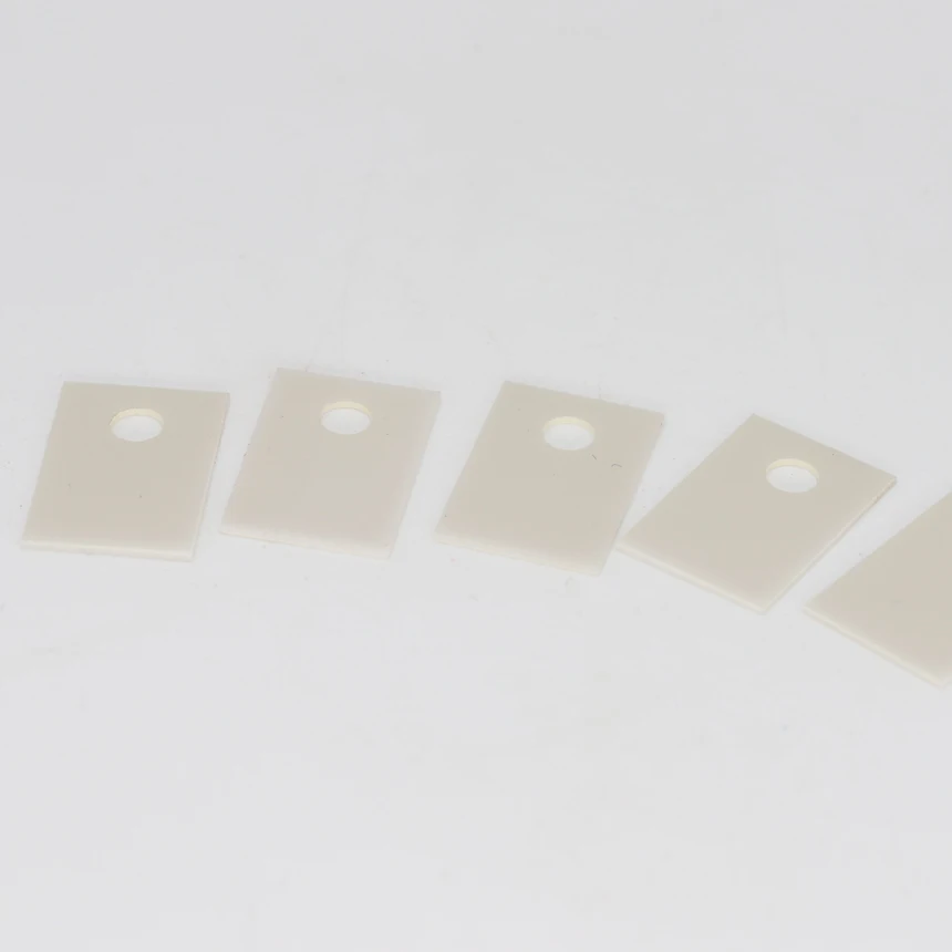 12*18*0.6/1 14*20*0.6/1 17*22*0.6/1mm Hole ALN Aluminium Nitride Insulation 170W Thermal Conductive Ceramic Pad Gasket Sheet