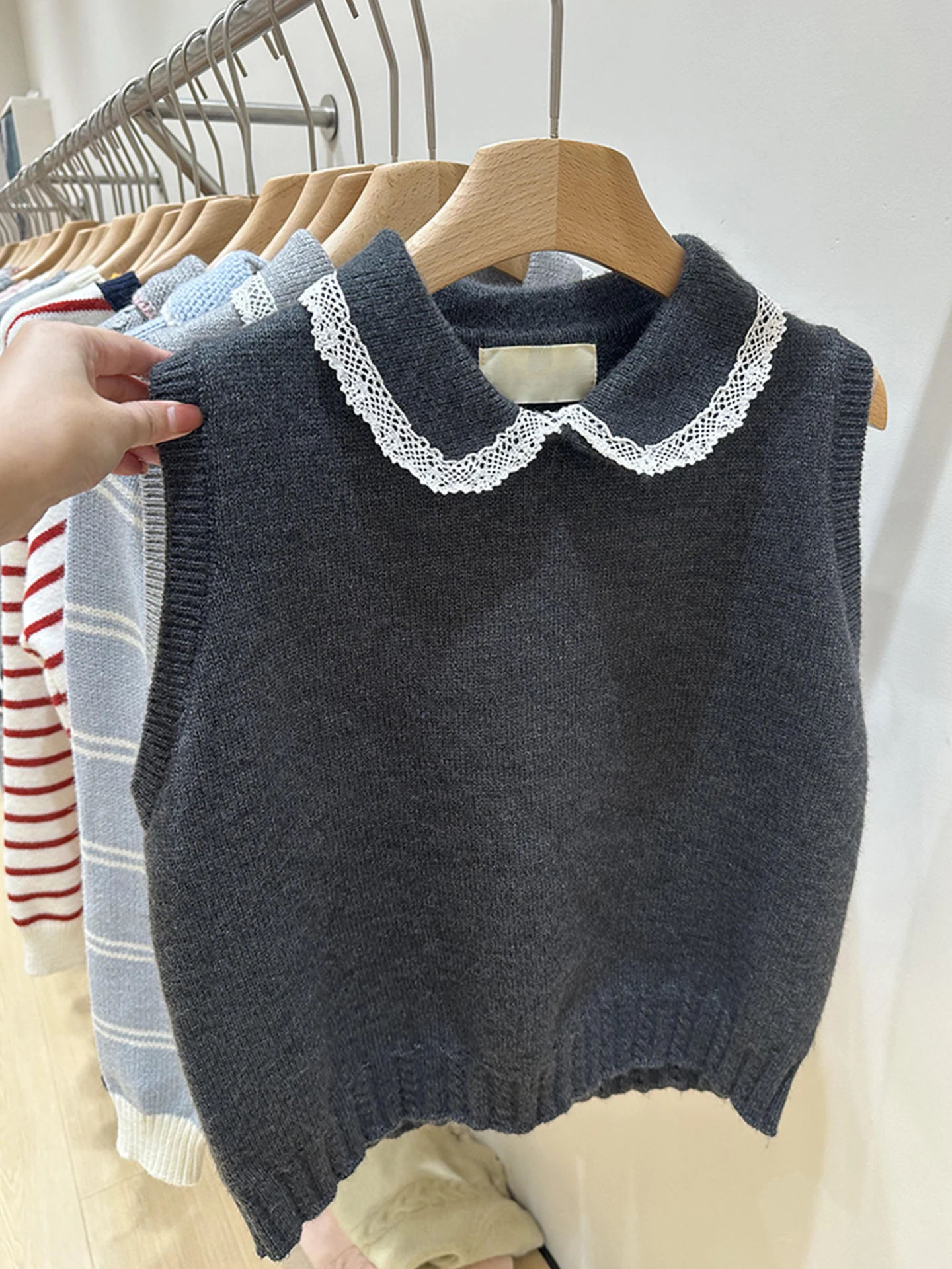 

Свободный кружевной повседневный вязаный топ без рукавов, жилет на голову, ранняя осень, женский жилет Faion Premium Feeling