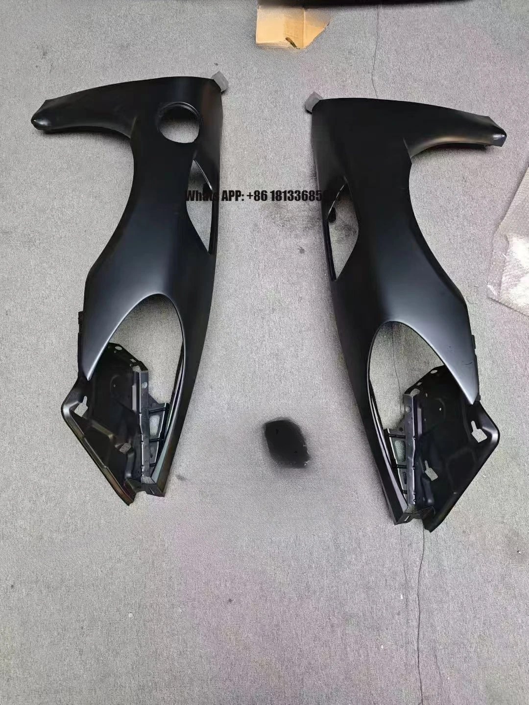 

KM Hight Quality 718 GT4 RS Fender Upgrade Perfect Fitc for 982 Upgrade Enhances Vehicle's Visual Appeal Made of Aluminum