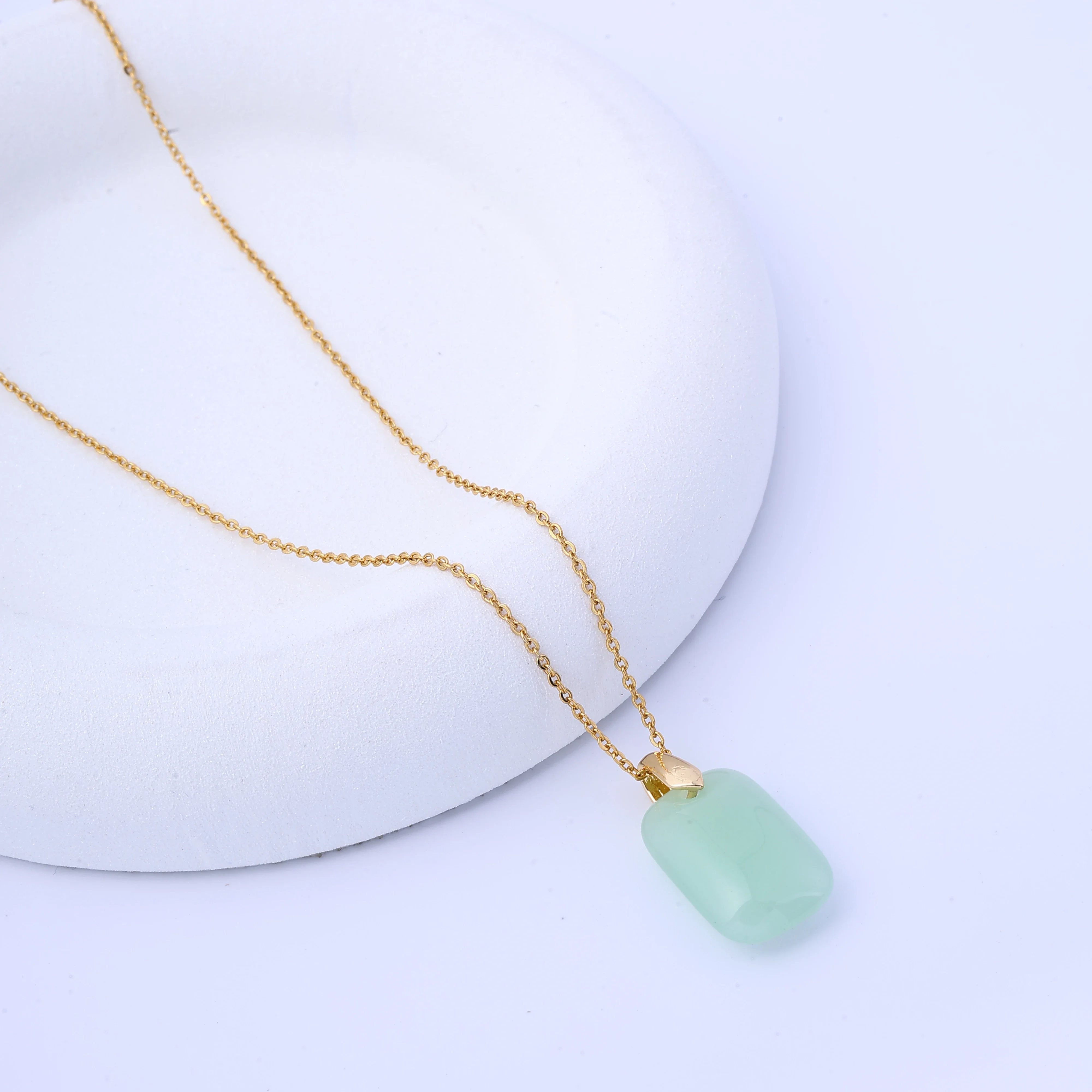 Hermoso collar para mujer: colgante de moneda de cobre de jade hetiano de imitación china, Tita de alta gama simple y versátil templado retro