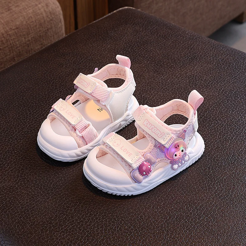 

Детские сандалии Kuromi 2026: Новые летние нескользящие сандалии с закрытым носком, мультяшный дизайн, для первых шагов, спортивные пляжные туфли для мальчиков и девочек