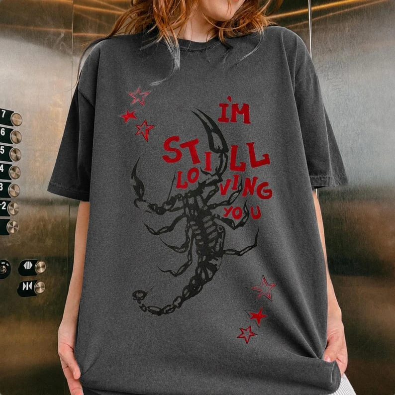 I'm Still Loving You Scorpion Tattoo Gothic Graphic Tee Grunge Y2K T-shirt Y2K Retro Print Men Women Harajuku Vintage Tops