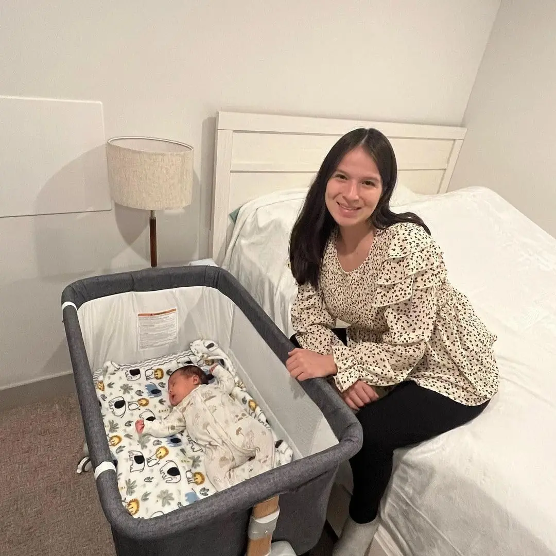 Cuddly 3 in 1 Baby Bassinet Bedside Sleeper, 5 Position Adjustable, Includes Mosquito Net, Mattress, Anchor Strap