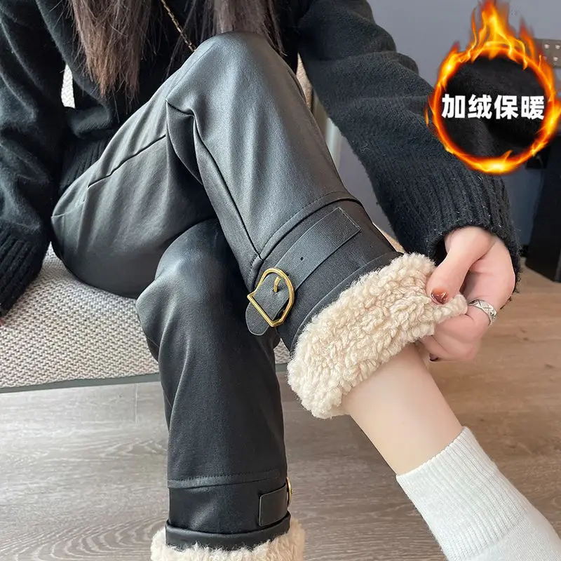 

Winter Black Leather Pants Fleece Straight Pants High Waist Lamb Wool Patchwork Trouser Warm Windproof PU Leather Pants Women