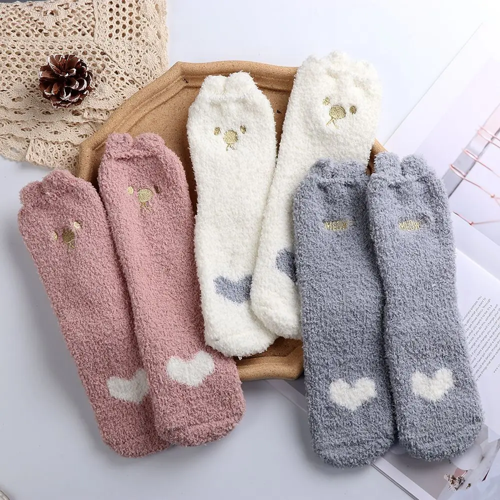 Chaussettes duveteuses en coton Kawaii pour femmes, chaussettes épaisses, chat de dessin animé, tube moyen, hiver