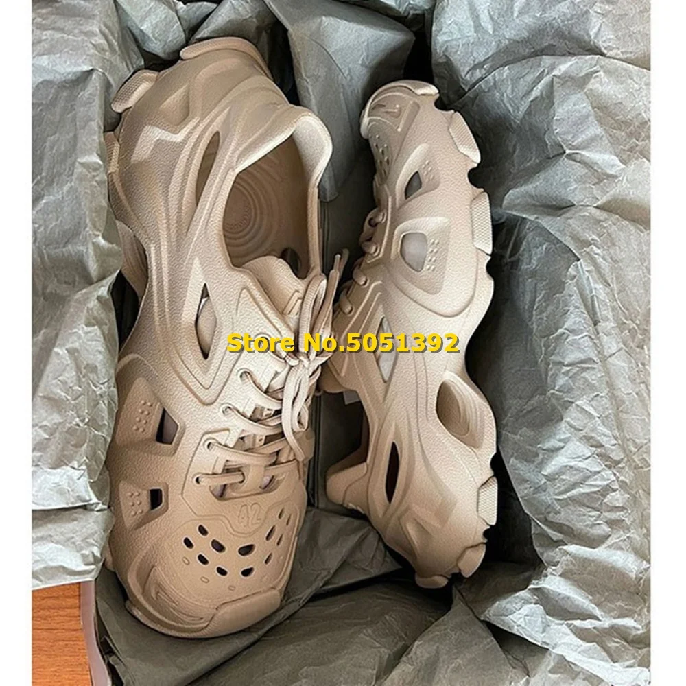 Black Hollow Lace Up Man Shoes One Piece Hole Summer Beige Beach Sandals Outdoor Stepping on Shit Fashion Cool Shoes