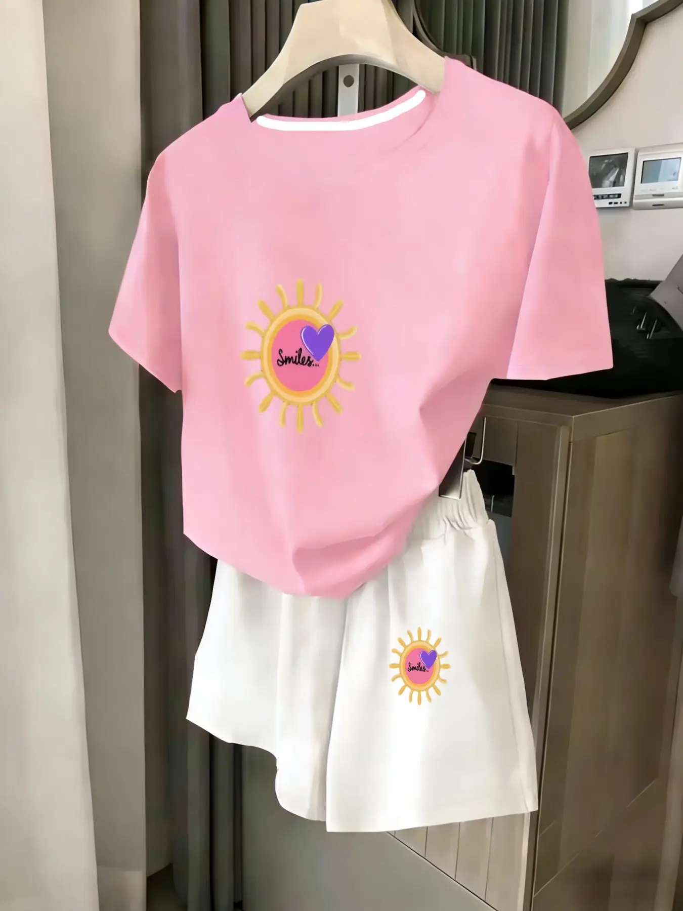 

Ladies 2-Piece Set Summer Beach Vacation Casual round Neck Short Sleeve Random Print T-Shirt Elastic Waist Shorts Suit Comfortab