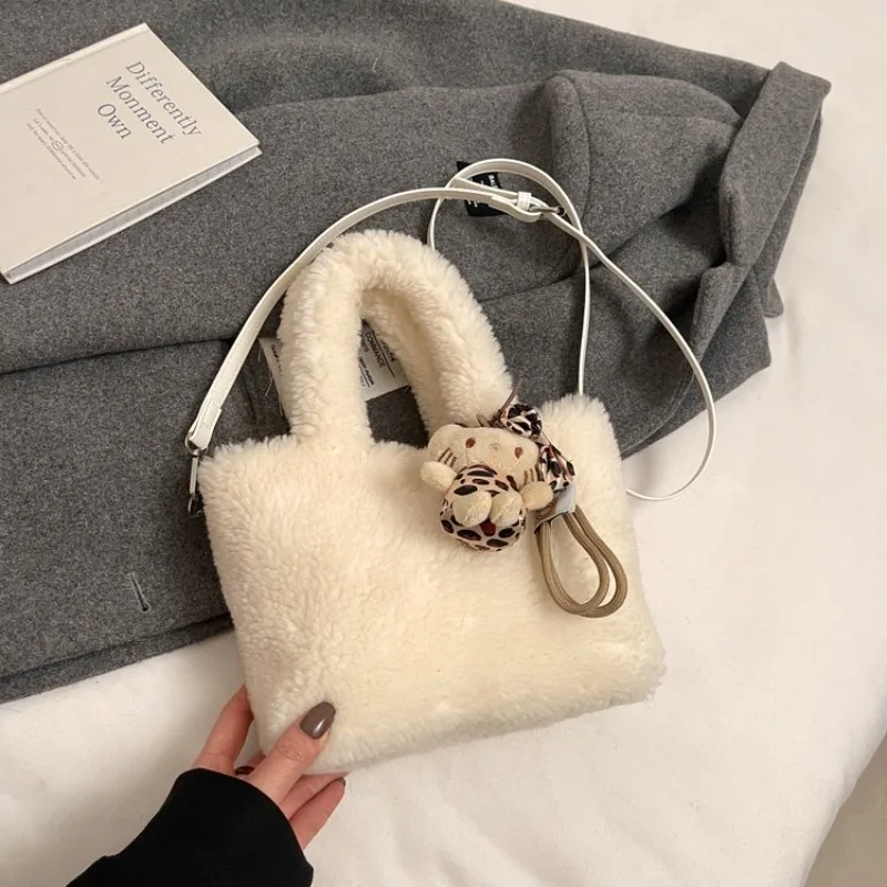 

Stylish Ladies Handbag, Leather Crossbody Messenger Bag By Famous Designer, Luxury Shoulder Bag For Women Elegant Classic