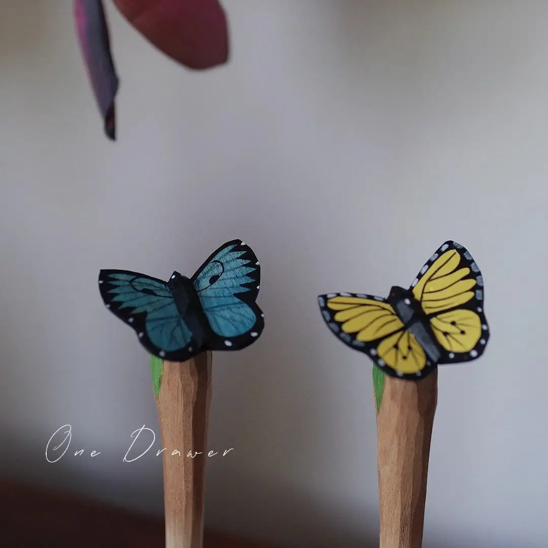 Dual-Purpose Vintage Butterfly Wood Art Pen，Writable Art & Display Sculpture，Handcrafted Solid Wood Creative Gift
