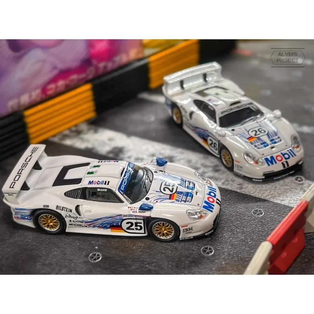 سباركي 1:64 حصريًا صغيرًا بورش 911 GT1 EVO 24h LE MANS 1997 H.J.STUCK - T.BOUTSEN # 25 # 26 لعبة نموذج سيارة مصنوعة من خليط معدني #2