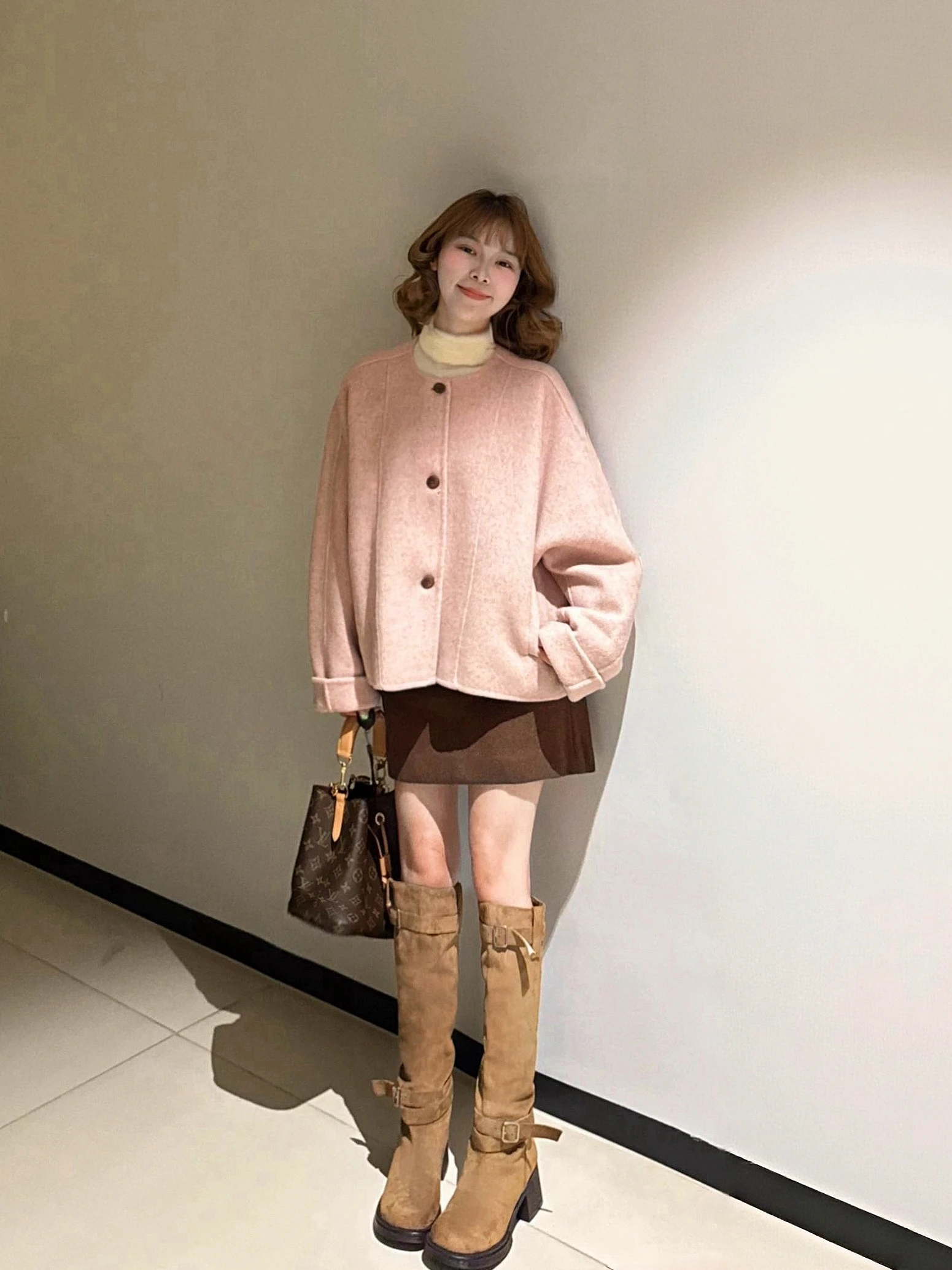 

Женское шерстяное пальто Ele Pink: теплый кардиган в корейском стиле, свободный крой, длинный рукав, круглый вырез, на одной пуговице