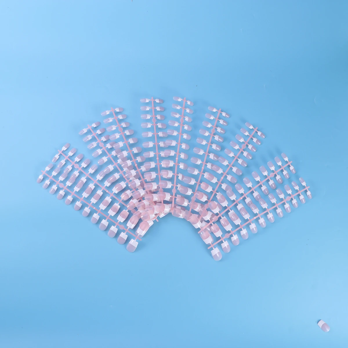 เล็บปลอม 240 ชิ้น สีชมพู สไตล์เฟรนช์ ปิดเต็มเล็บ สำหรับตกแต่งเล็บ ทำเล็บเอง ทนทาน ปลอดสารพิษ