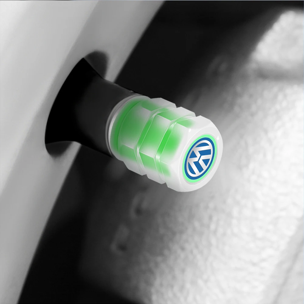 4szt Kołpaki zaworów opon samochodowych Fluorescencyjne świecące osłony trzpieni zaworów Odznaka do Volkswagen GTI Golf Caddy Passat B5 B8 Touran