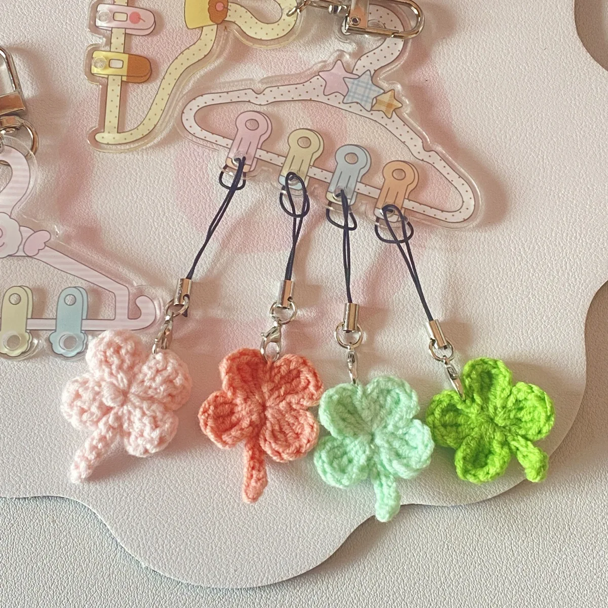 

ISKYBOB забавная вешалка для одежды дизайн брелок рюкзак кулон сумка подвески акриловый карабин мультфильм пудинг звезда кулон с принтом