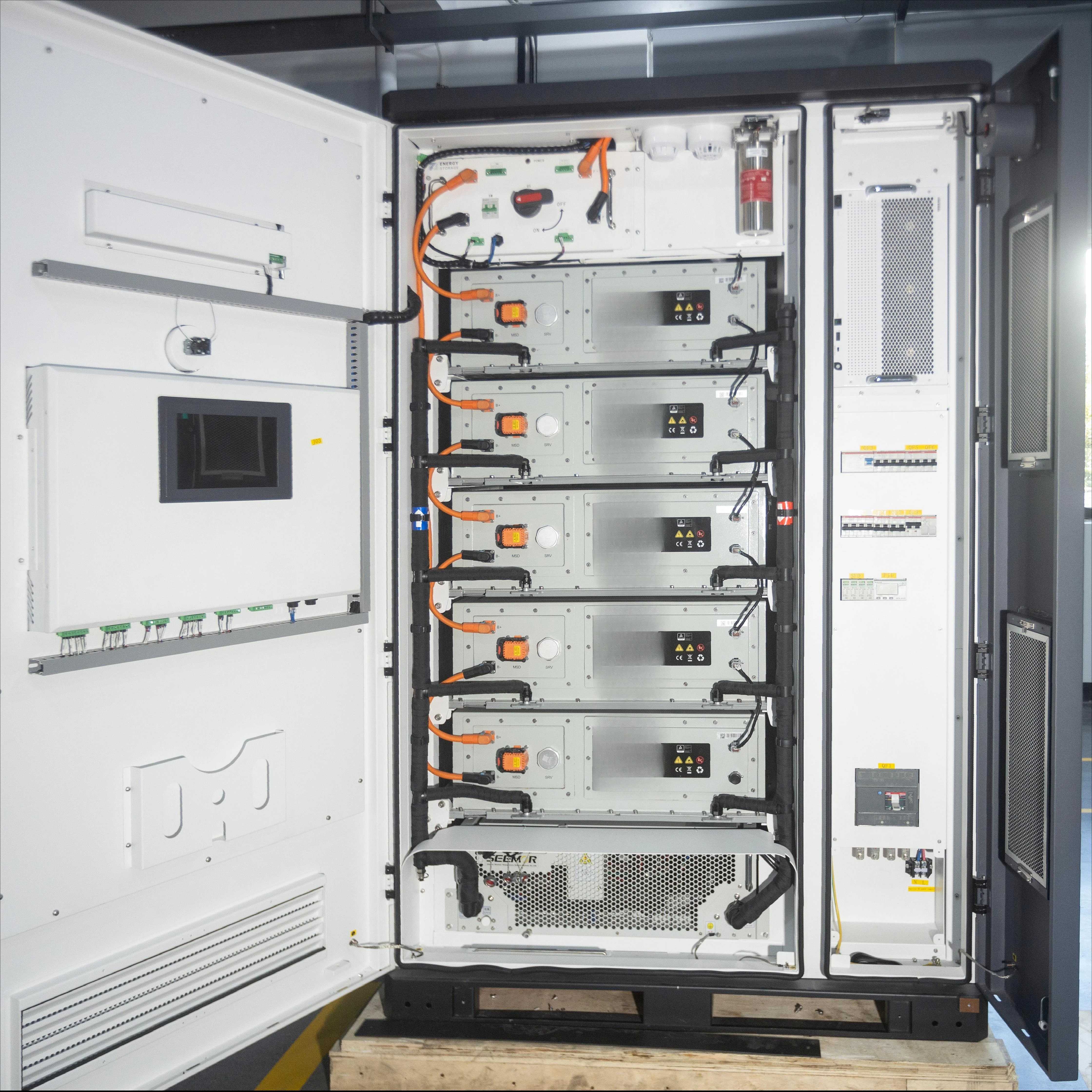 Beny Lifepo4 بطارية 100Kw 230Kwh 241kwh خزانة الطاقة الصناعية والتجارية نظام البطارية الشمسية الجهد العالي