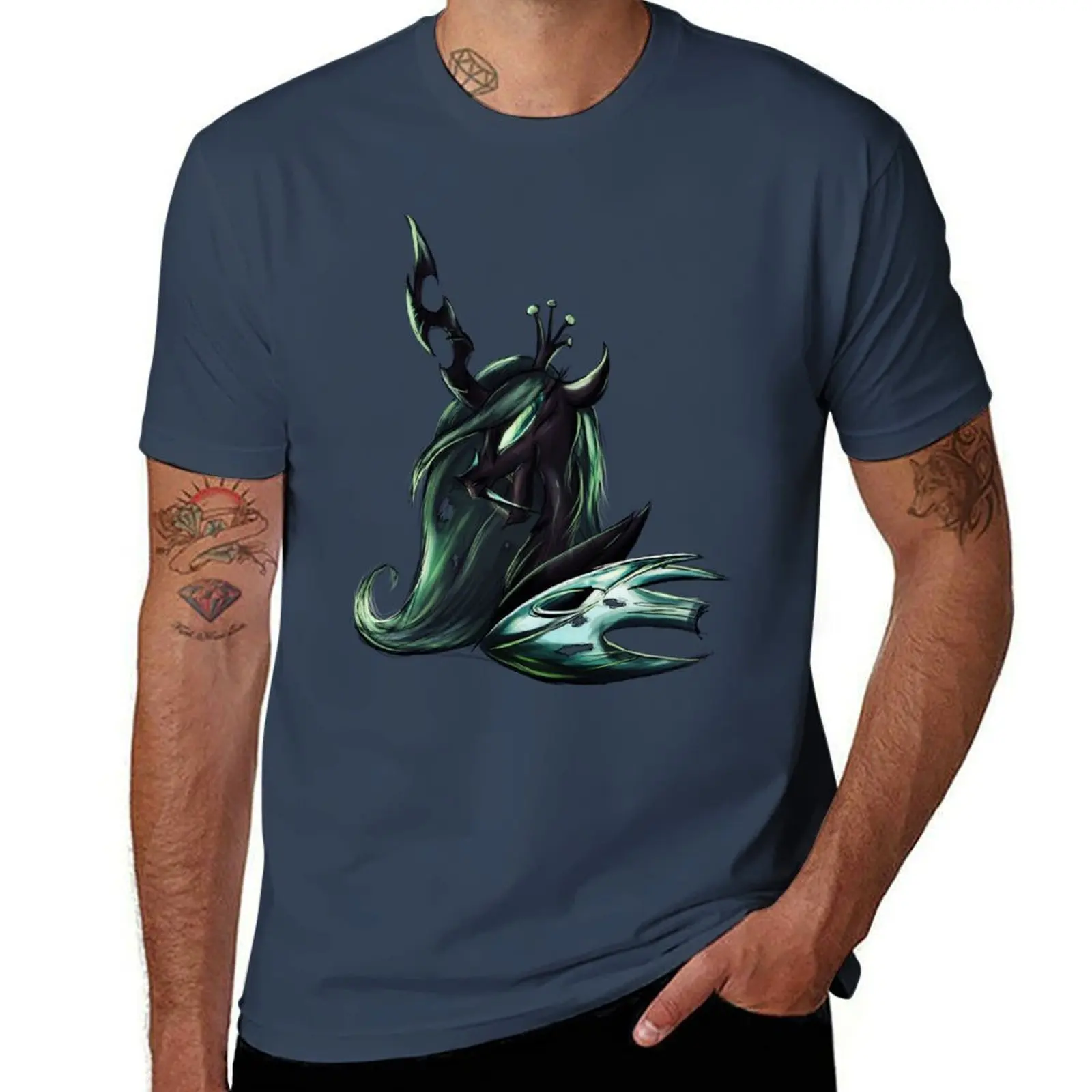 

Queen MLP: Chrysalis T-Shirt Plus Size Loose Fit T-Shirt