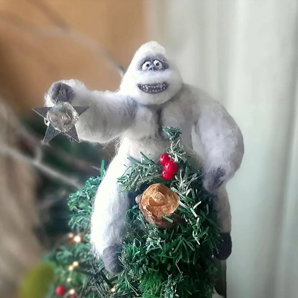 Christmas tree hat gorilla doll snowman chimpanzee with stars micro-handmade felt posing arm Christmas tree decoration home deco