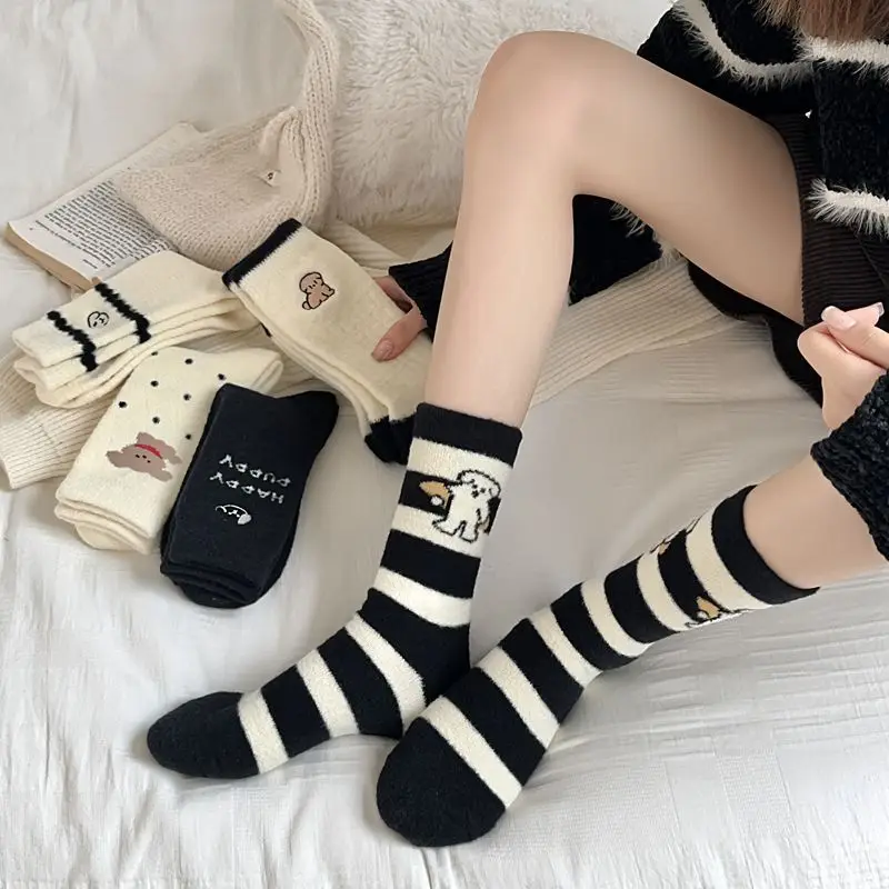 

Autumn/Winter Thickened Fleece New Cartoon Socks Women's Cute Sweet Warm Maternity Mid-Calf Embroidery Sleep Socks Versatile