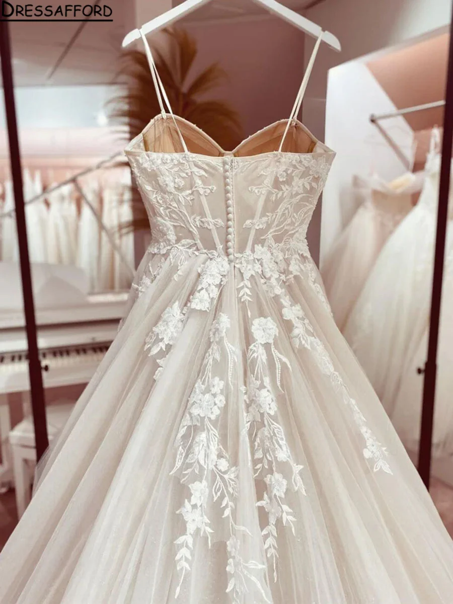 Sexy Spaghetti Straps Wedding Dresses for Woman V-neck Lace Appliques Backless Beach Bridal Gown Bohemian Robe De Mariee A Line