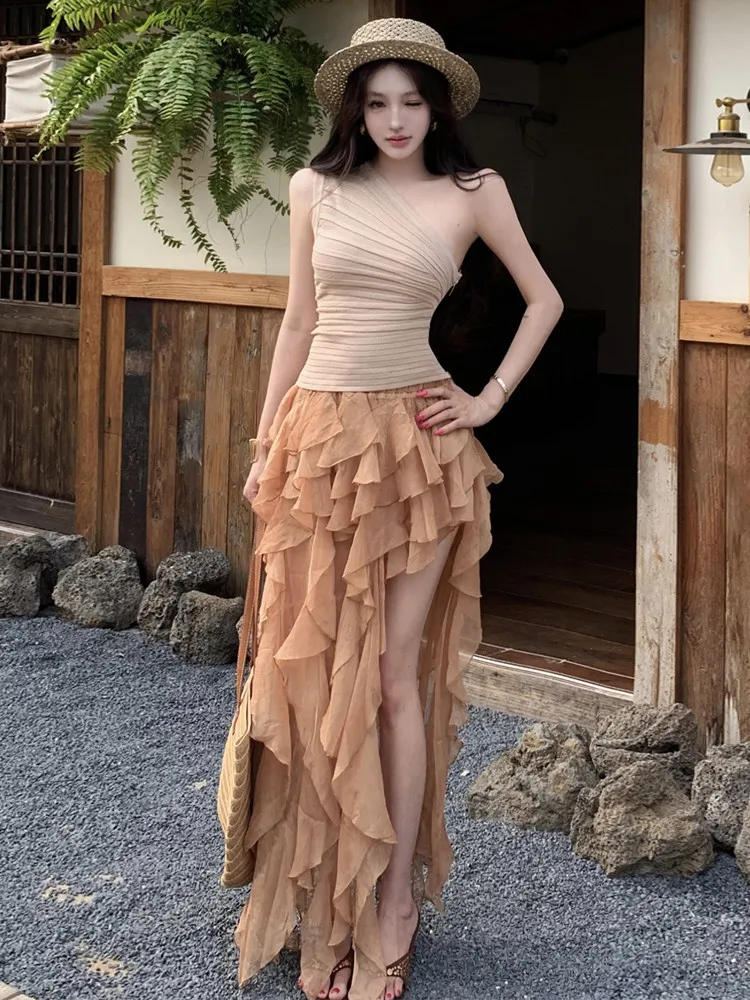 

Sexy sloping shoulder asymmetrical sleeveless vest+ high waisted ruffle edge irregular layered long skirt summer two piece set
