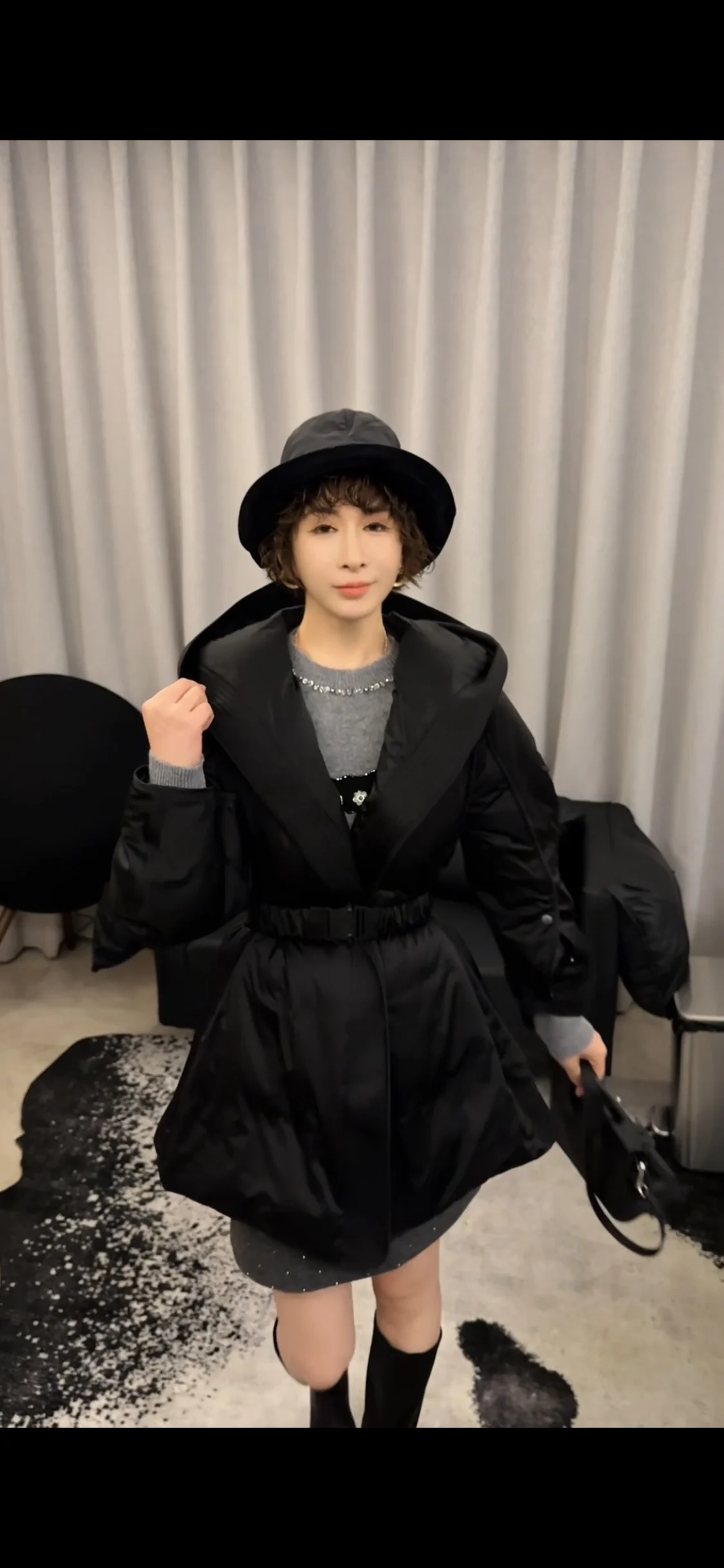 

Модное утепленное свободное однотонное зимнее пальто 2025 года, новинка, женское повседневное универсальное пальто для женщин среднего возраста