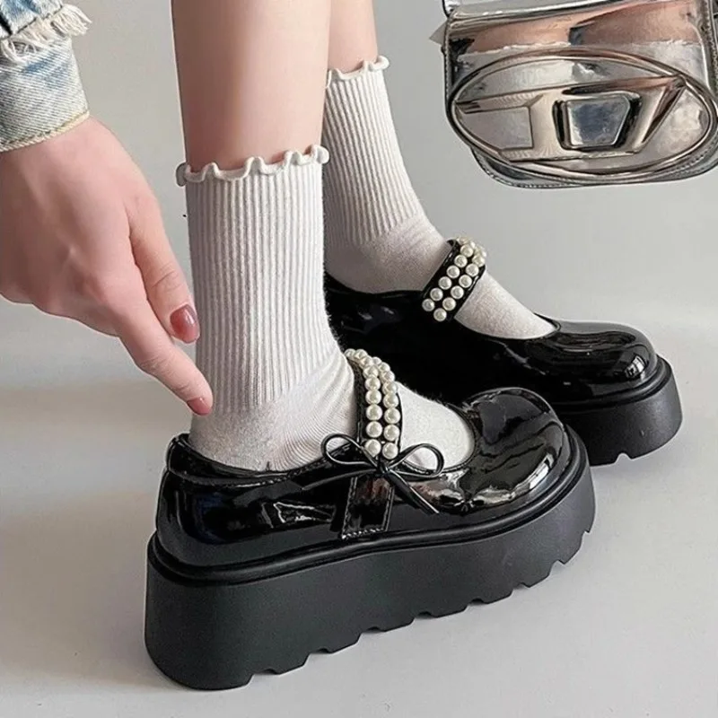 Verão novo estilo de sola grossa sapatos casuais e confortáveis versáteis sapatos únicos combinar com saias sapatos de couro pequenos para mulher