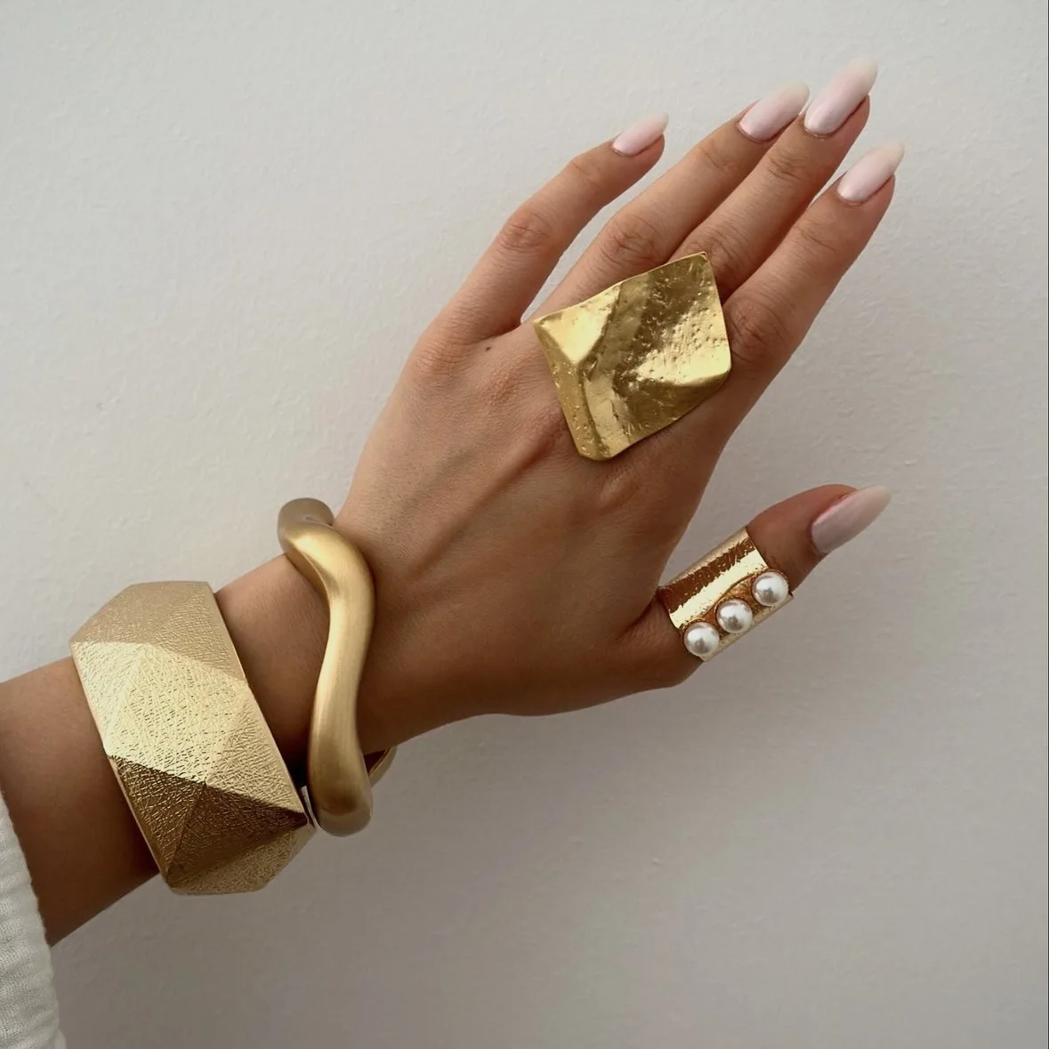 KMVEXO Luxury Vintage Hip Hop Metal Cuff Bangles Punk Gold Silver Color Geometric Spring Bangles For Women Bracelet Men Jewelry