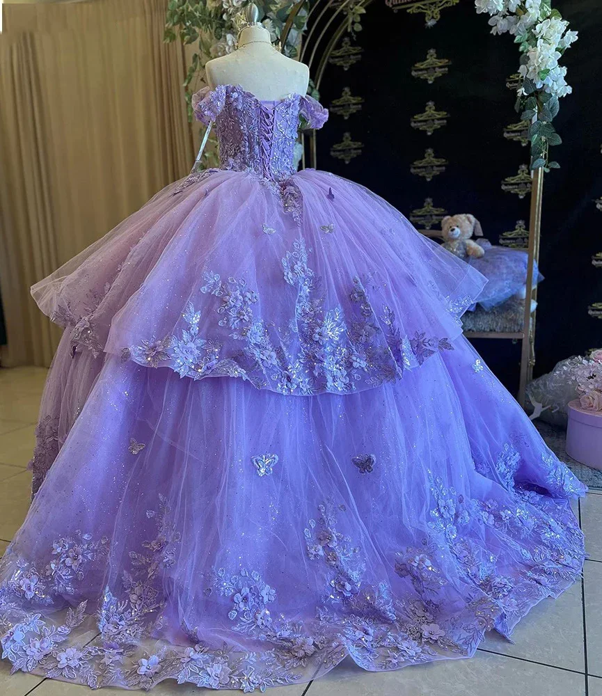 Angelsbridep Abiti Quinceanera viola con farfalla Fiori 3D Applicazioni in pizzo Tulle con perline Volant a strati Principessa personalizzata