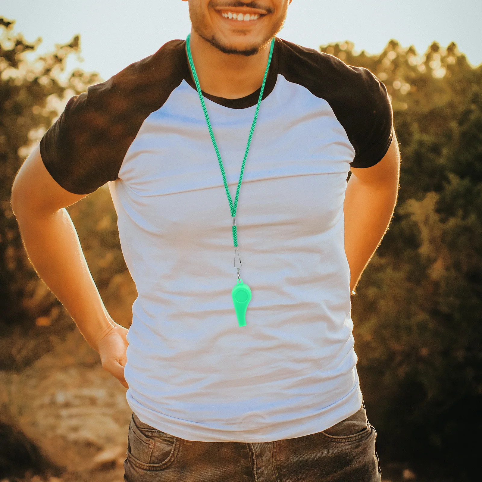 

4pcs Plastic Referee Whistle For Sports Basketball Soccer Outdoor Survival Emergency Safety Whistle With Lanyard