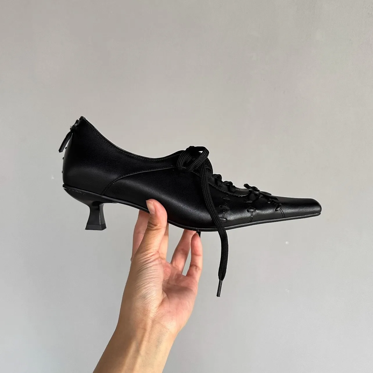 

Кожаная версия Witch oes Женские туфли на высоком каблуке с острым носком и перекрестным синим дизайном в готическом стиле, весенняя новинка Faion Single oes