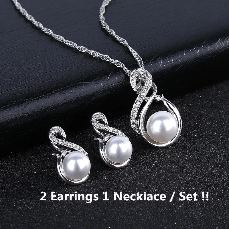 Korean Fashion Pearl Pendant Necklace Collarbone Chain Jewelry Set Temperament Pearl Necklace Earrings Set Party Bride Jewelry