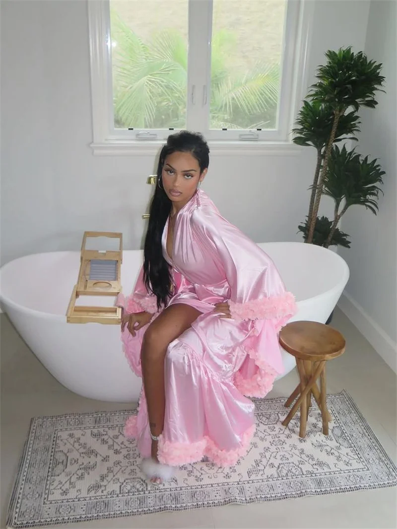 ชุดราตรีผ้าซาตินสีชมพูสำหรับผู้หญิง ชุดคลุมพร้อมเข็มขัด คอวีเซ็กซี่ แขนยาว ชุดคลุมเจ้าสาว ชุดราตรีงานแต่งงาน ชุดนอนสำหรับแขกในงานแต่งงาน สามารถสั่งตัดได้